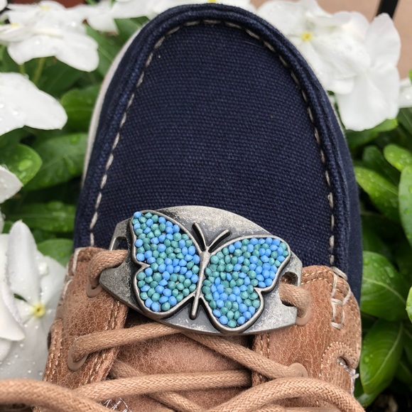 Butterfly 🦋 Shoelace Accessory (Shoes Not Included) - Picture 3 of 8